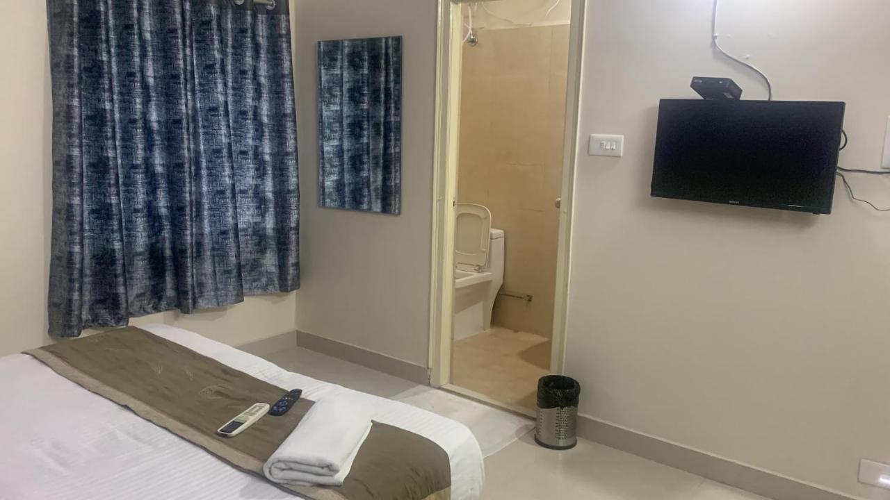 Homewood Suites Hyderabad Exterior photo